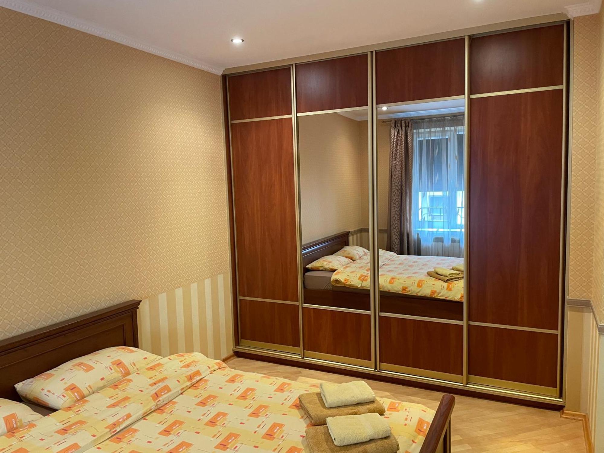 Apartment On Kostyushka 20 ลวีฟ ภายนอก รูปภาพ