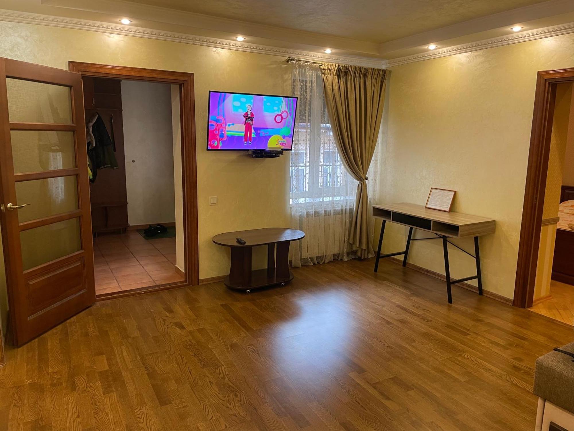 Apartment On Kostyushka 20 ลวีฟ ภายนอก รูปภาพ