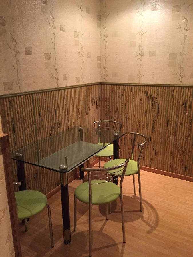 Apartment On Kostyushka 20 ลวีฟ ภายนอก รูปภาพ